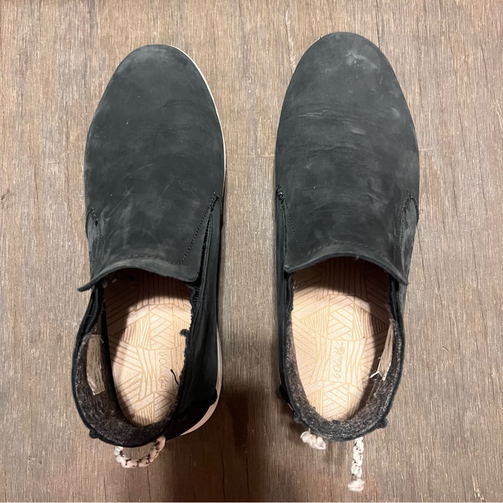 OluKai Women's Black Ankle Booties
